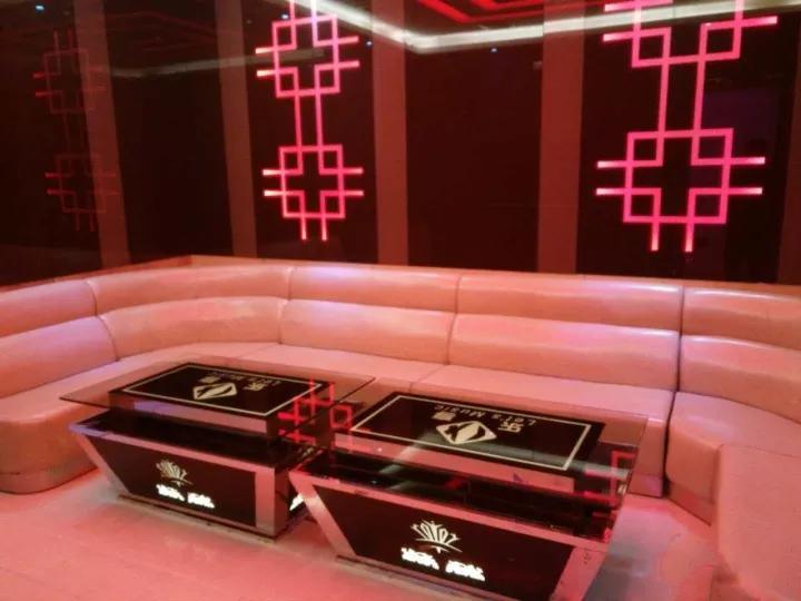 20191226/5e0475f6ca0bc.jpg 西安ktv沙發定做.jpg