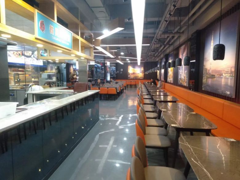 20201127/5fc0784170321.jpg 西安滋小堡餐廳餐桌椅安裝效果.jpg