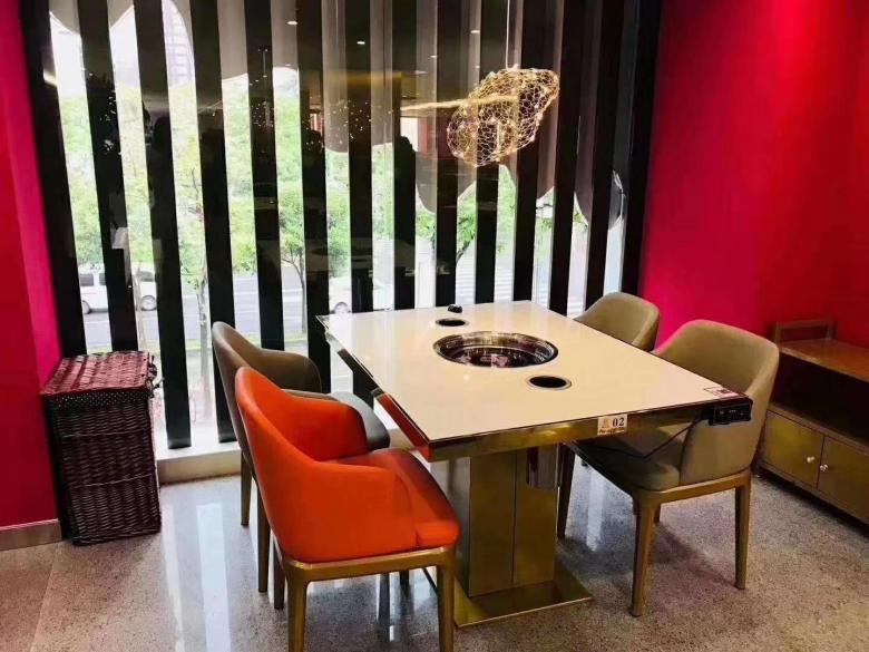 20210405/606a727f43477.jpg 西安博菲克火鍋桌定做案例.jpg