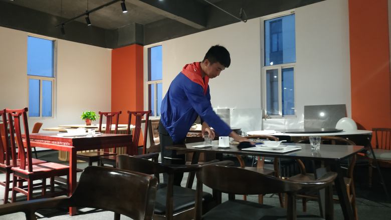 20210511/6099ce074dd6f.jpg 博菲克項目經理拖地.jpg