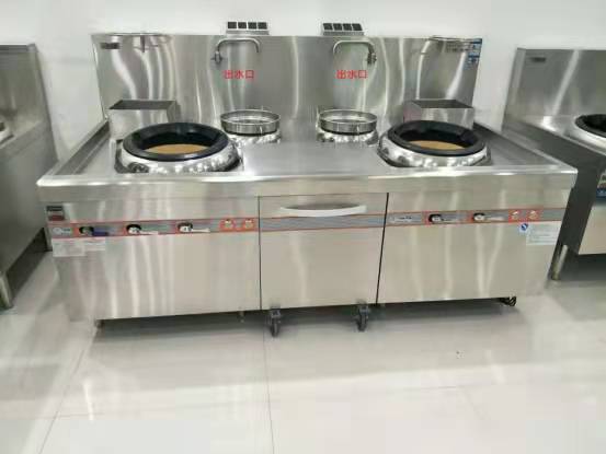 20211229/61cbba0e2b4d3.jpg 飯店廚房灶臺.jpg