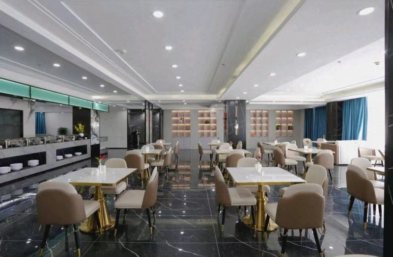 20230426/64487b8e47d76.jpg 酒店早餐區餐桌椅.jpg