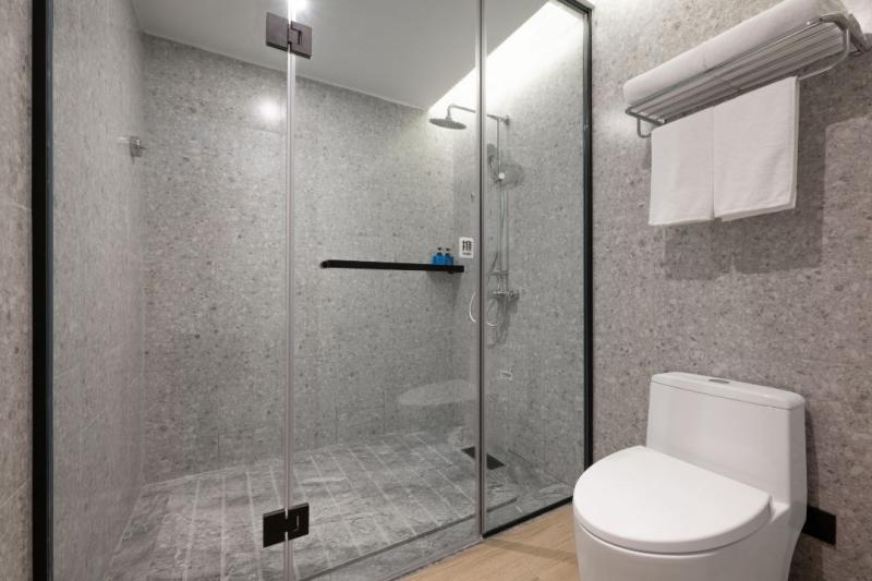 20230809/64d348f299fb3.jpg 酒店衛生間裝修.jpg