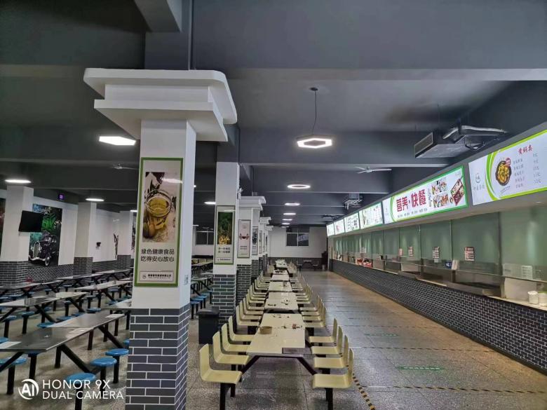 20230822/64e46f3ca1df5.jpg 甲方領導驗收餐桌椅.jpg