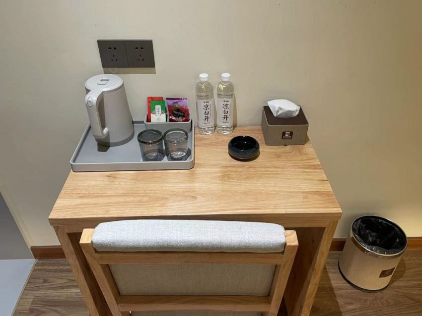 20230924/6510003208c41.jpg 寫字桌椅.jpg