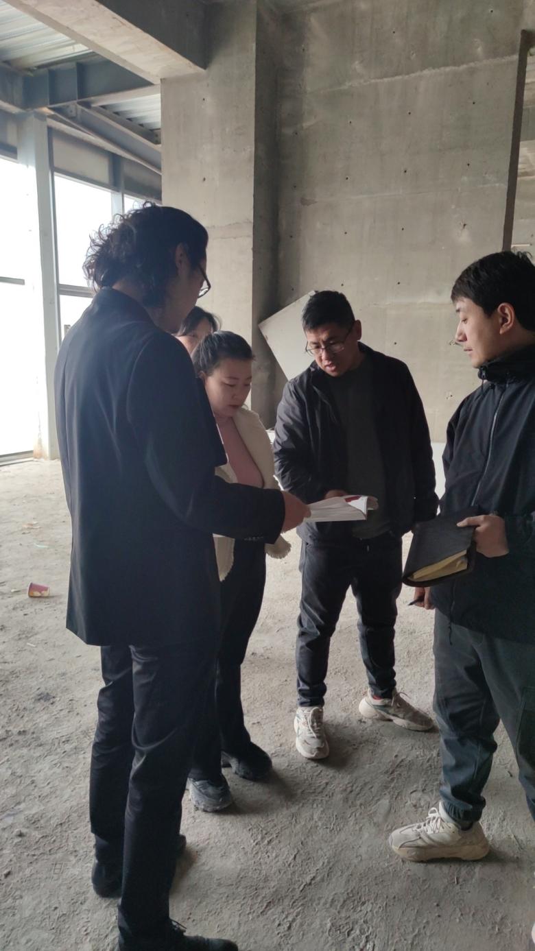 20240319/65f9ad6173e41.jpg 博菲克酒店設(shè)計(jì)師工地現(xiàn)場量尺.jpg